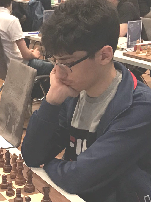伊朗神童击败世界排名第一的国际象棋大师