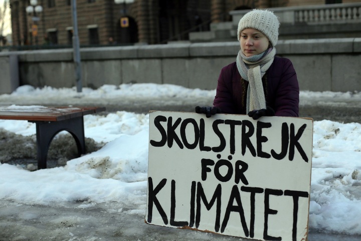 格蕾塔·童貝里，她為提高全球對全球暖化和氣候變遷問題的警覺性，而在瑞典議會外進行「為氣候罷課」