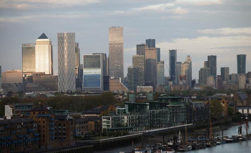 资料图片：2021年5月8日，英国伦敦，金融城天际线。REUTERS/Henry Nicholls