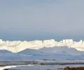 城市大小的湖在南极洲最大的冰盖以下的几英里处
