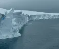南极洲的“世界末日冰​​川”正在以比过去 5500 年更快的速度流失