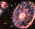 詹姆斯韦伯望远镜拍摄了令人着迷的车轮星系图像