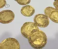英格兰厨房地板下发现价值 30 万美元的金币