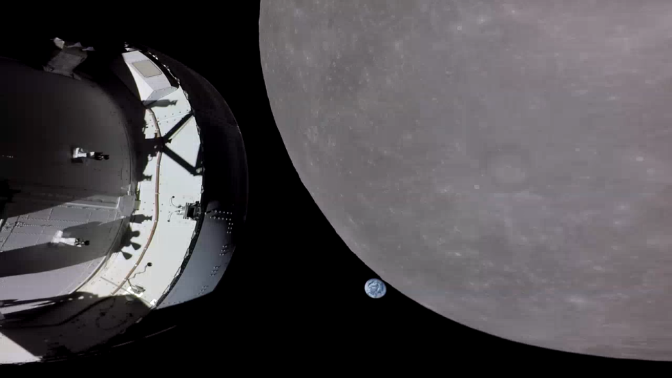 这张名为“Earthset”的新图片是由 NASA 的猎户座飞船于 11 月 21 日近距离飞越月球时拍摄的。（图片来源：NASA/Artemis I）